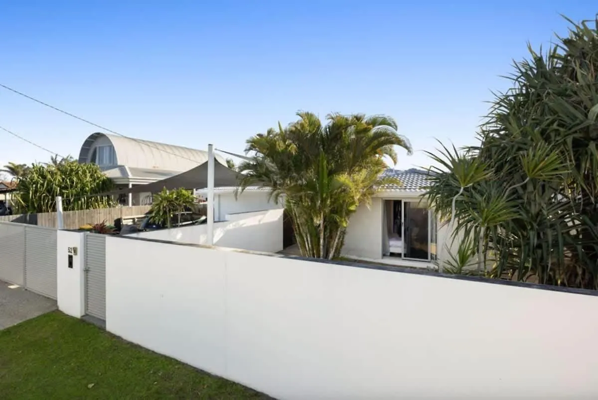 The Oceanic Villa Buddina 0*,
